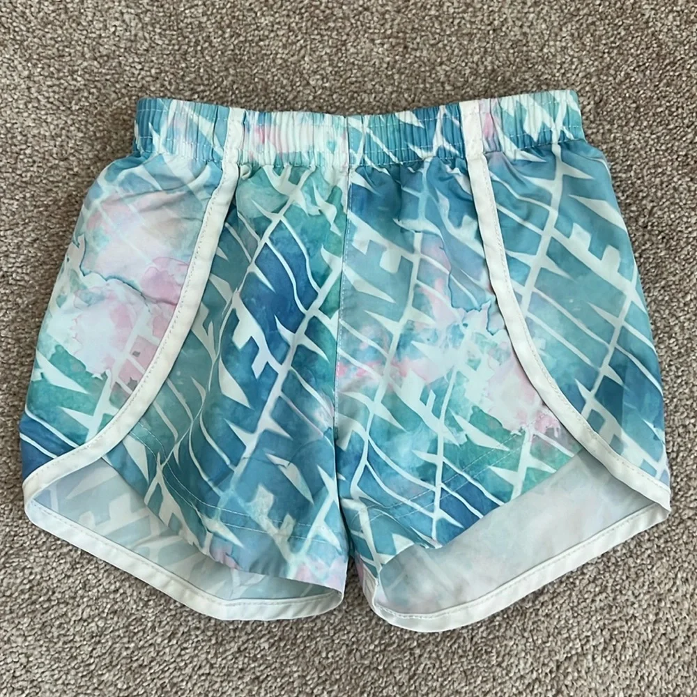 Nike Girls Running Shorts with attached liner- Size XS (4)
